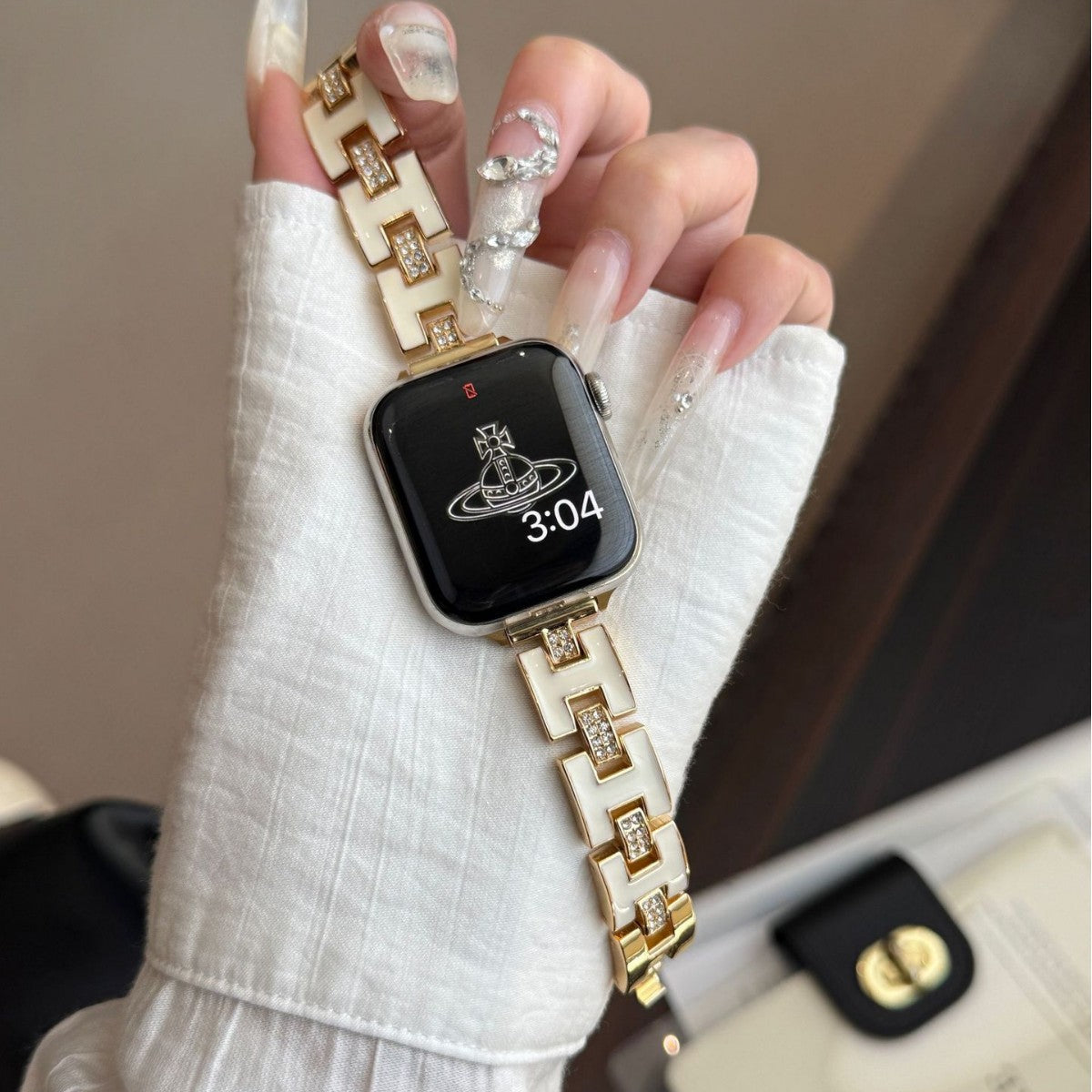 Epoxy H-chain diamond-encrusted metal strap