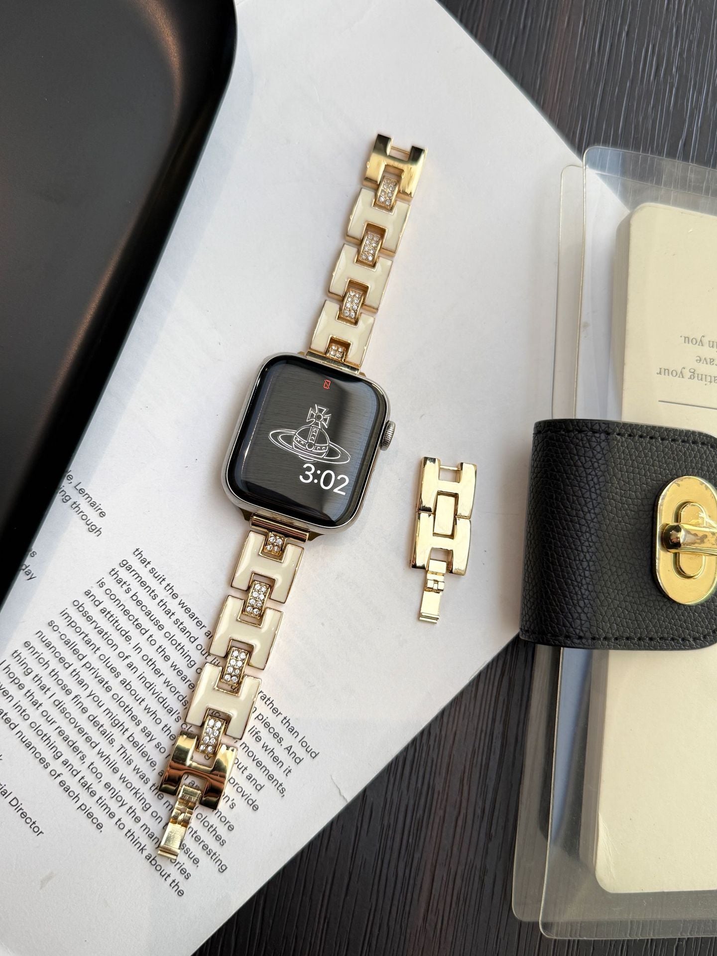 Epoxy H-chain diamond-encrusted metal strap