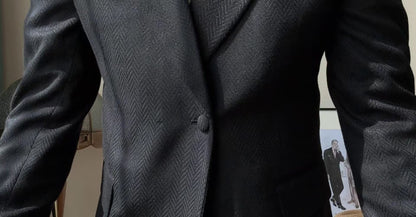 A new men's one-button fashionable and light luxury Suit