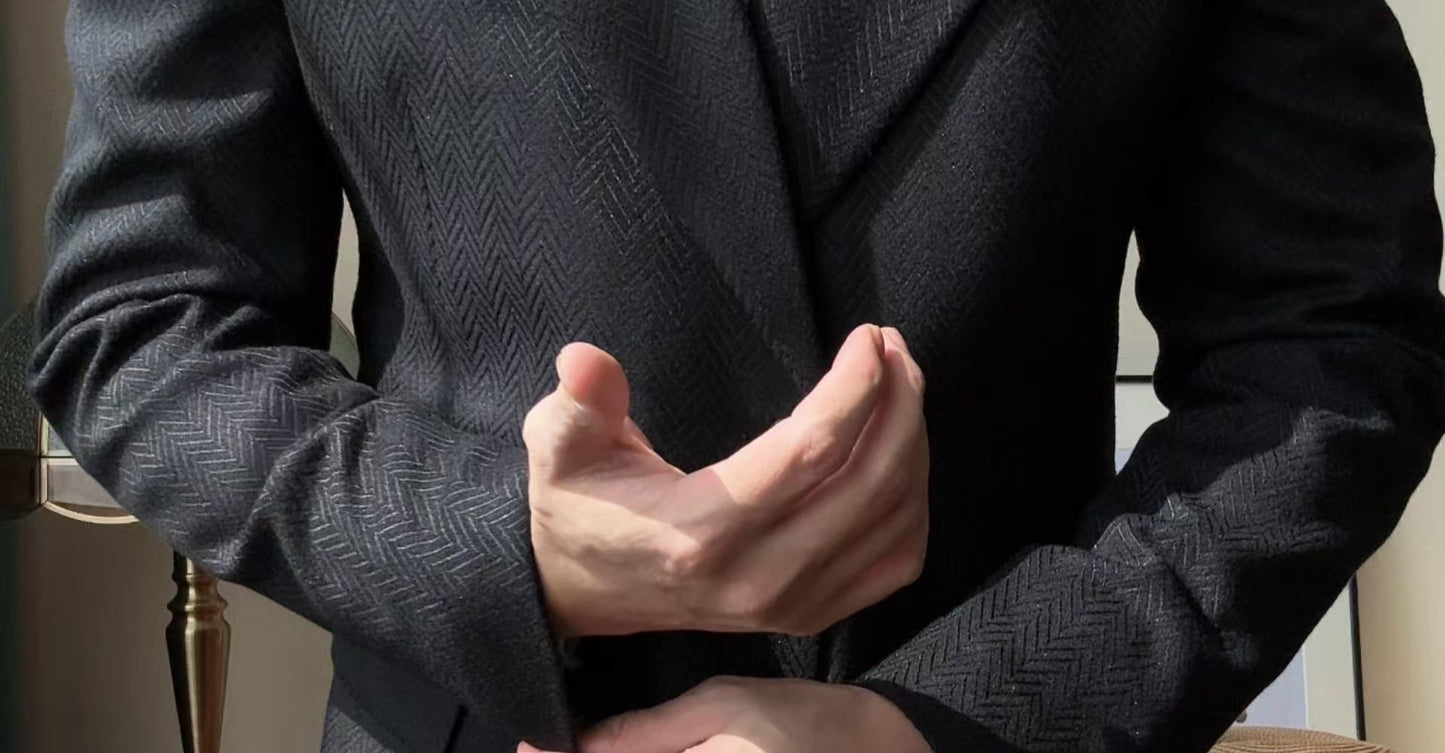 A new men's one-button fashionable and light luxury Suit