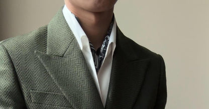 A new men's one-button fashionable and light luxury Suit