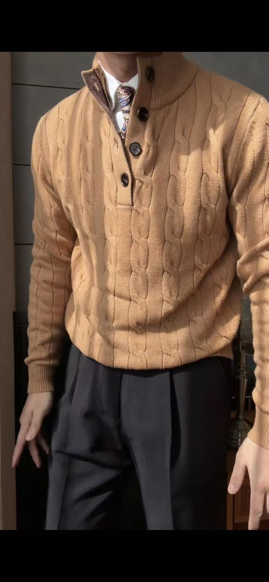 Lao Qianfeng Premium Wool Twisted Pattern Color-Blocked Stand-Up Collar Pullover