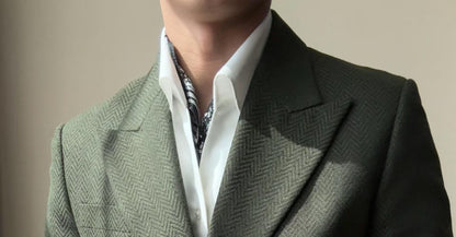 A new men's one-button fashionable and light luxury Suit