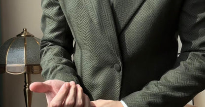 A new men's one-button fashionable and light luxury Suit